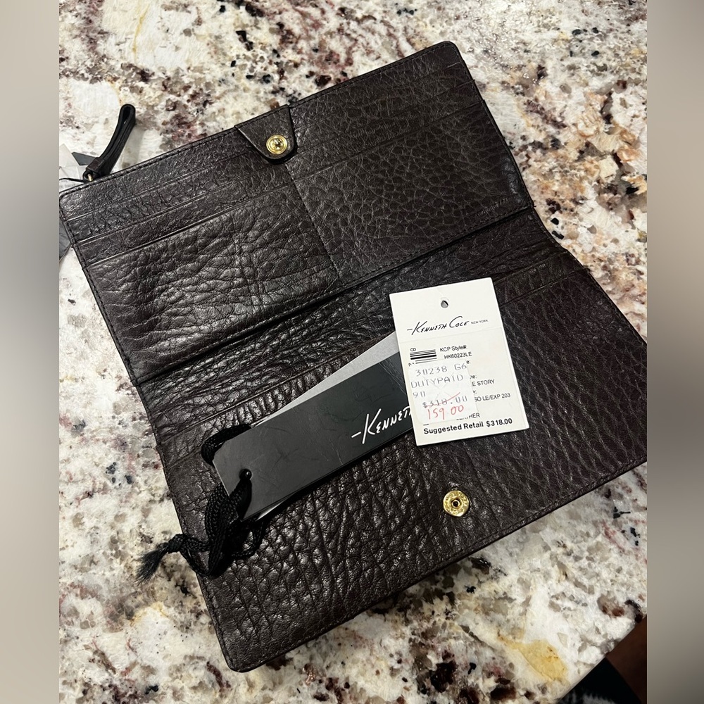 Kenneth Cole New Without Tags - Picture 2 of 3